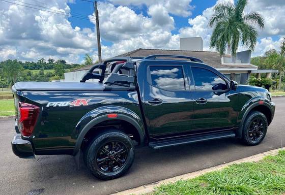 NISSAN FRONTIER 2.3 16V TURBO DIESEL PRO4X CD 4X4 AUTOMÁTICO